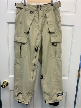 Helix Snowboard Ski Cargo Insulated Pants with Multiple Utility Pockets Size M